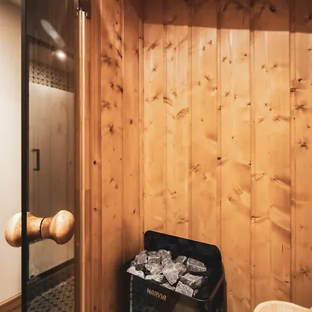公寓式酒店 小村庄的松树林酒店 3*